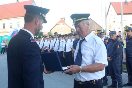 100 letnica PGD Begunje  gasilska parada 53 Foto Ljubo Vukelič
